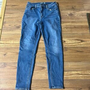 Old Navy Rock Star Super Skinny High Rise Built in Warm Jeans